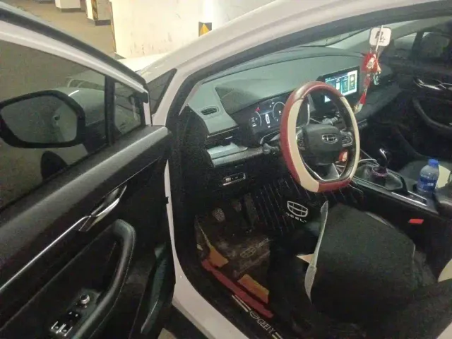 Geely Emgrand S — Фото автомобиля 13