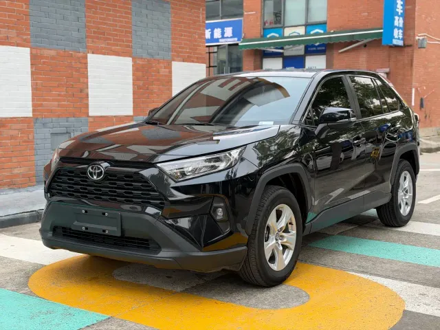 Фотография автомобиля — Toyota RAV4