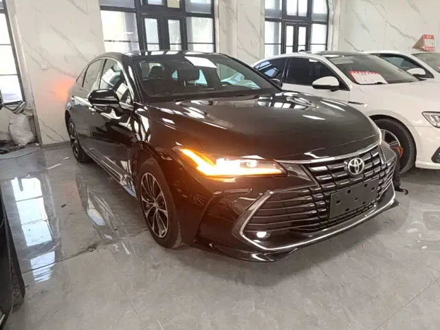 Toyota Avalon — Фото автомобиля 3