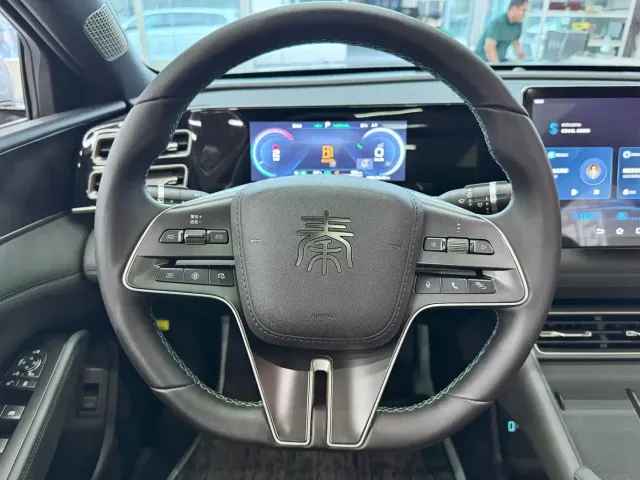 BYD Qin L — Фото автомобиля 12