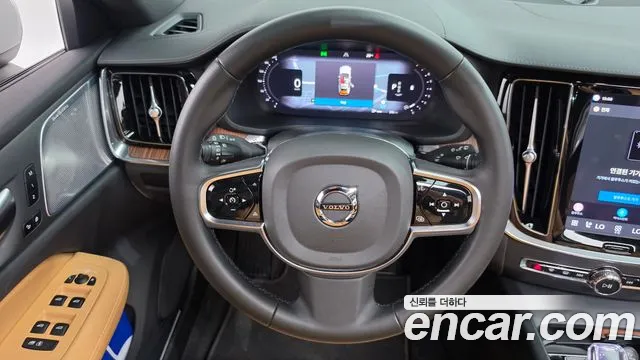 Вольво V60 V60 Cross Country 2 поколение B5 Ultimate AWD — Фото автомобиля 10