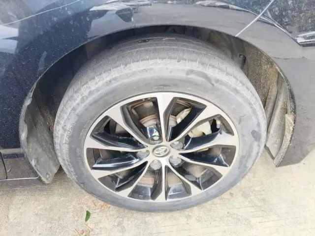 Toyota Avalon — Фото автомобиля 7