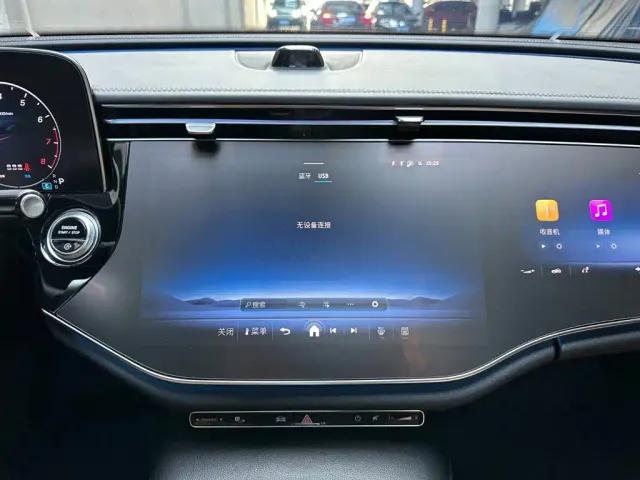 Mercedes-Benz E-Class — Фото автомобиля 14
