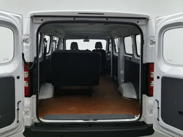 Wuling Yangguang — Фото автомобиля 16