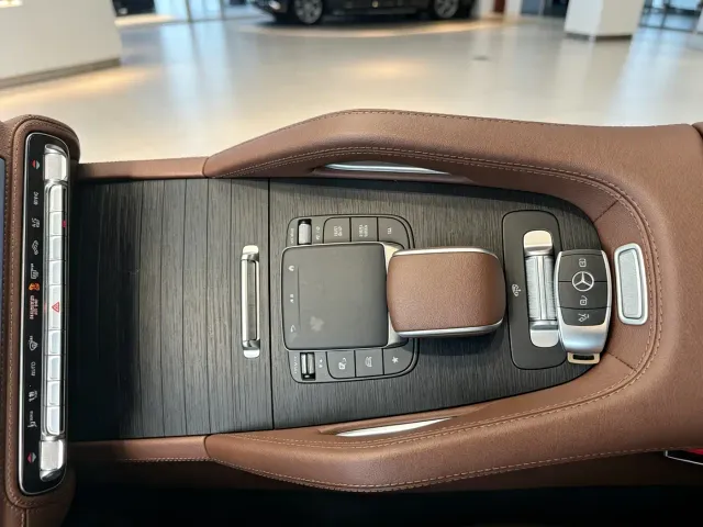 Mercedes-Benz GLE-Class — Фото автомобиля 8