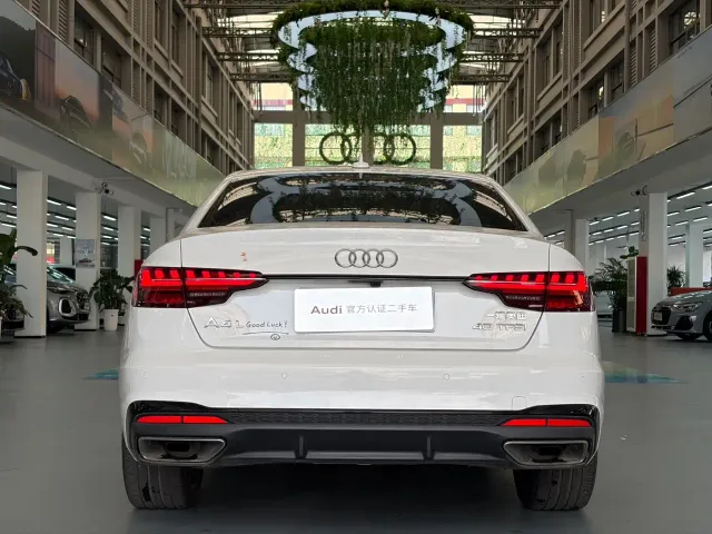 Audi A4L — Фото автомобиля 4