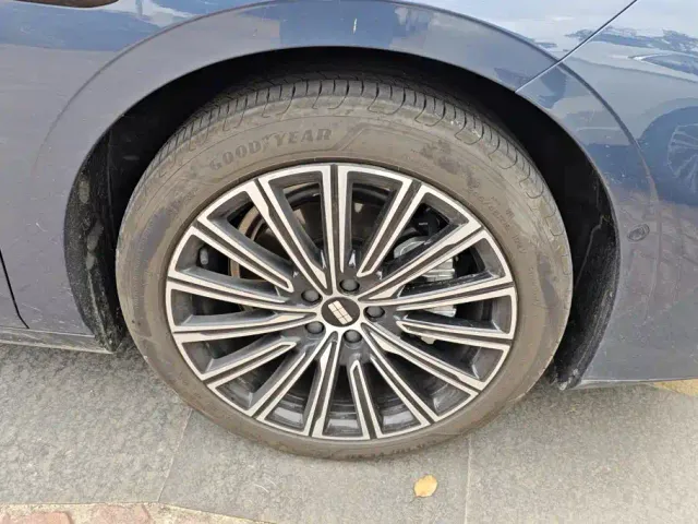 Geely Galaxy Xingyao 8 — Фото автомобиля 6