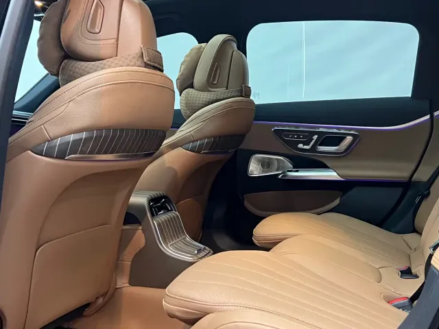 Mercedes-Benz E-Class — Фото автомобиля 12