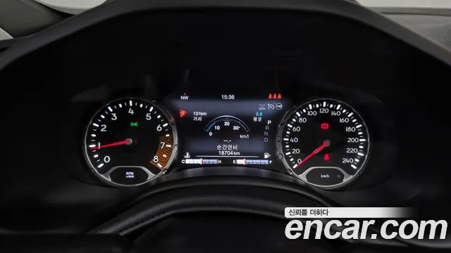 Jeep Renegade — Фото автомобиля 8