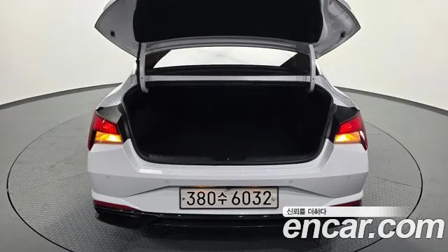 Hyundai AVANTE Avante (CN7) — Фото автомобиля 20