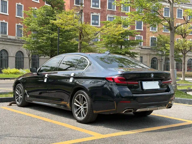 BMW 5 Series — Фото автомобиля 4