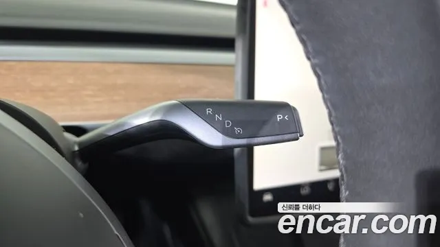 Tesla Model 3 — Фото автомобиля 9