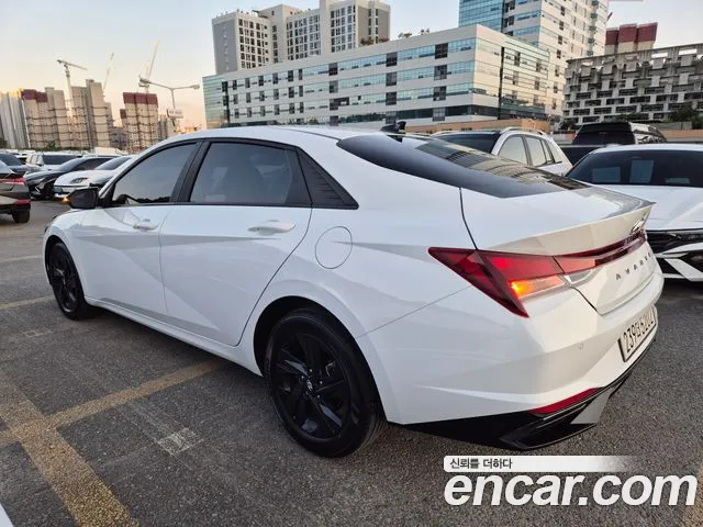 Hyundai AVANTE Avante (CN7) — Фото автомобиля 4
