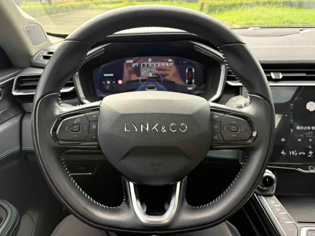 Lynk & Co 05 — Фото автомобиля 11