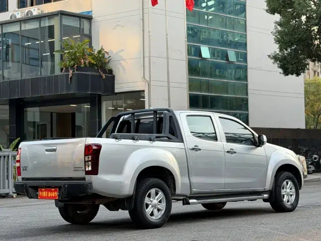 Isuzu Lingtuo — Фото автомобиля 6