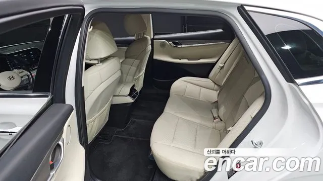 Hyundai Grandeur Grandeur (New) Hybrid — Фото автомобиля 17