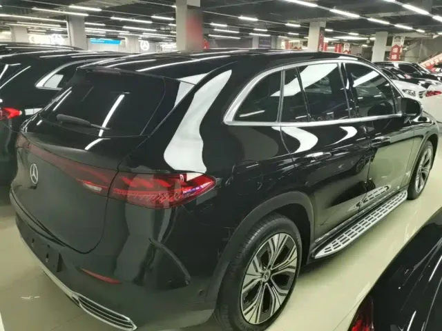 Mercedes-Benz EQE SUV — Фото автомобиля 6