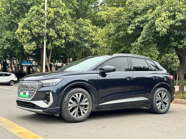 Audi Q4 e-tron — Фото автомобиля 3