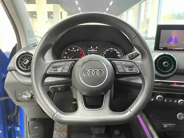 Audi Q2L — Фото автомобиля 8