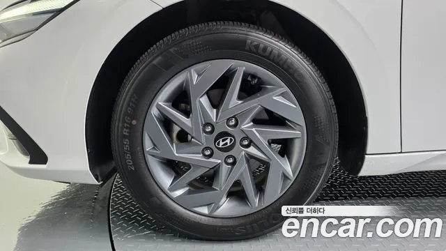 Hyundai Avante CN7 — Фото автомобиля 5