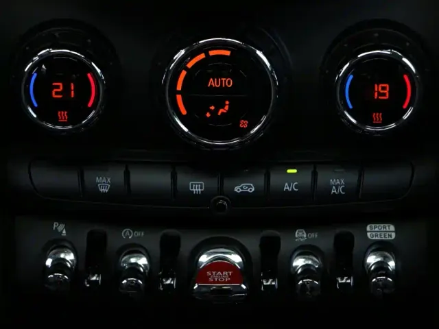 MINI Hatch — Фото автомобиля 25