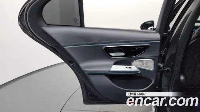 Mercedes-Benz E-Class E-класс W214 E300 4MATIC Exclusive — Фото автомобиля 21