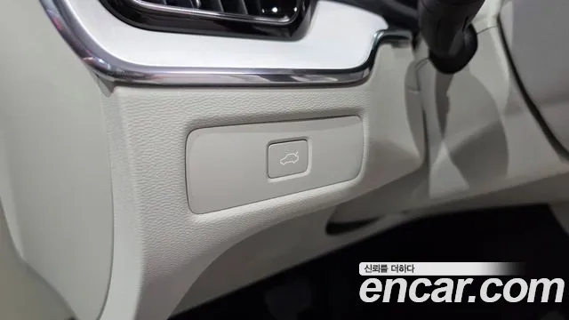 Вольво XC60 — Фото автомобиля 12