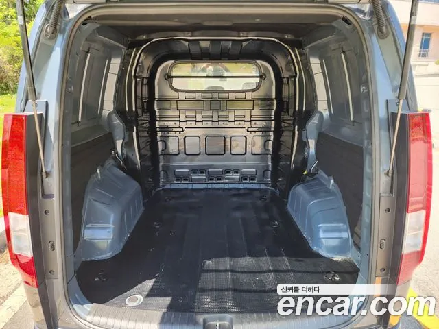 Hyundai Staria Staria L3.5 Карго 5 мест — Фото автомобиля 9