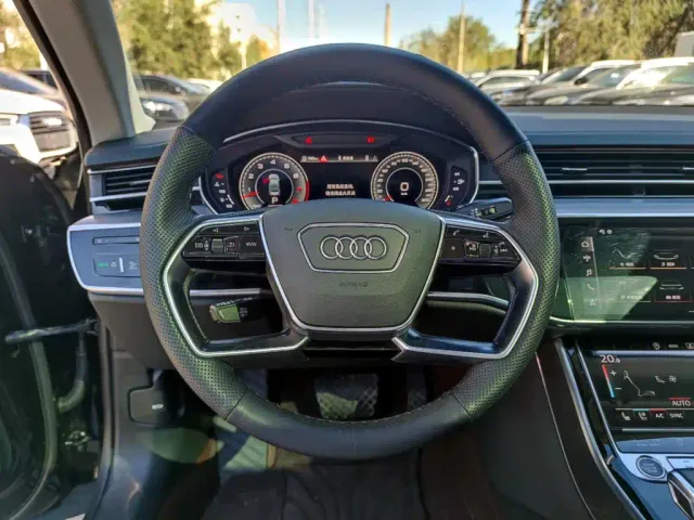 Audi A8 — Фото автомобиля 12