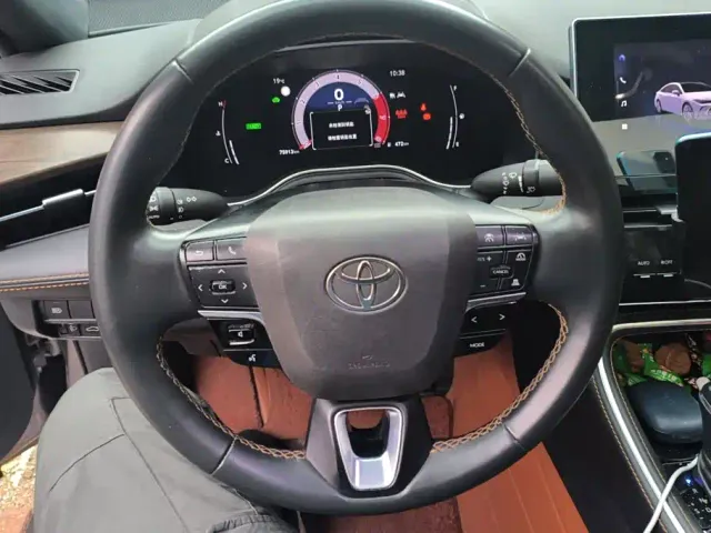 Toyota Avalon — Фото автомобиля 15