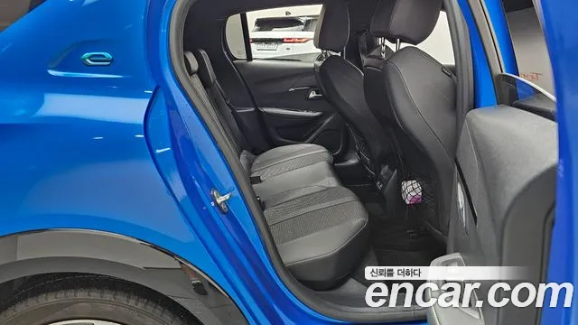 Peugeot 208 — Фото автомобиля 12