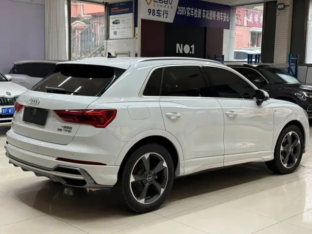 Audi Q3 — Фото автомобиля 4