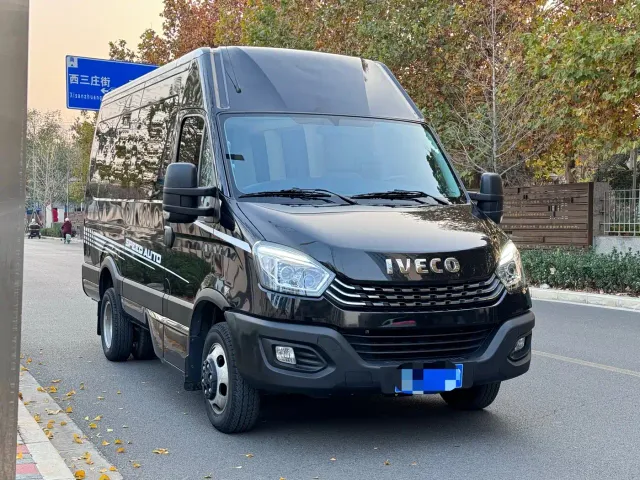 Iveco Daily — Фото автомобиля 3