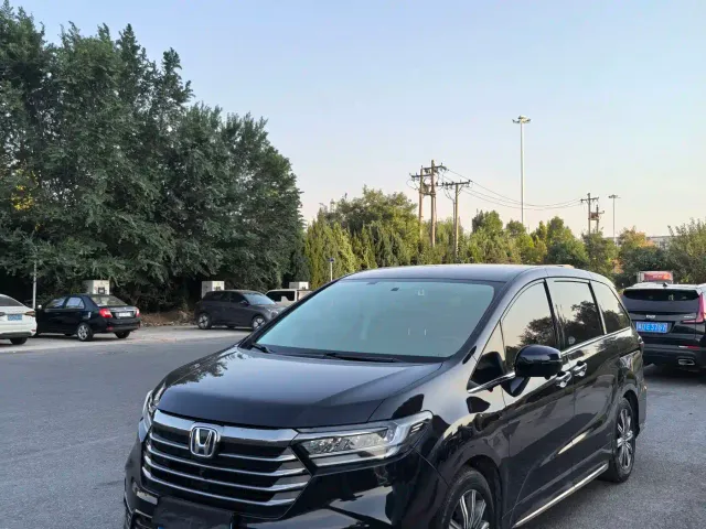 Фотография автомобиля — Honda Odyssey
