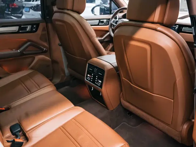 Porsche Cayenne — Фото автомобиля 20