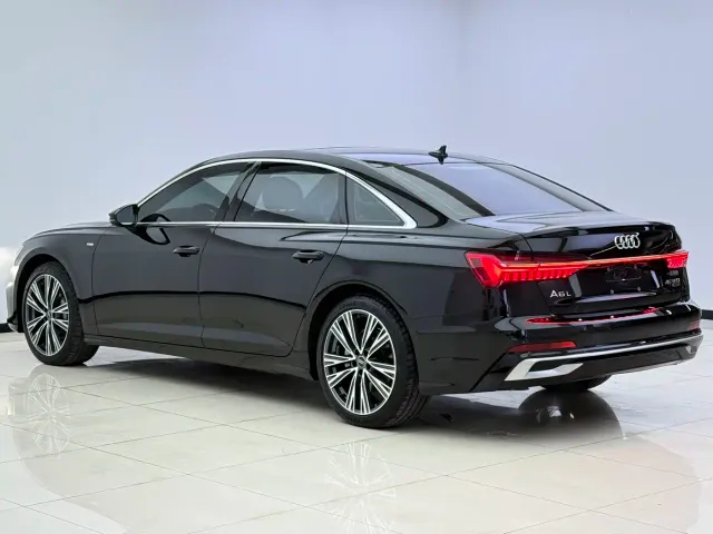Audi A6L — Фото автомобиля 15