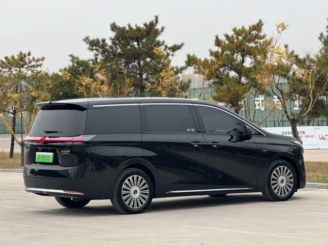 GAC Trumpchi E8 — Фото автомобиля 29