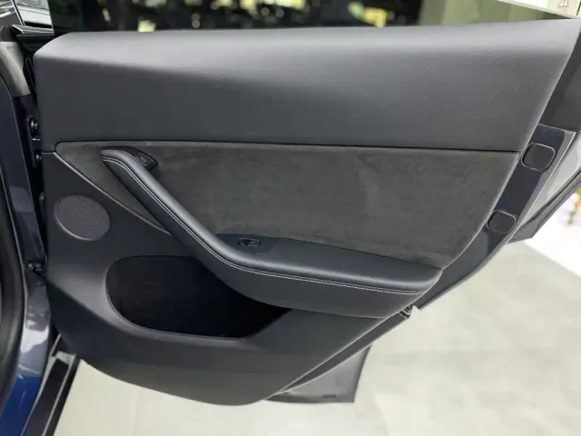 Tesla Model Y — Фото автомобиля 29