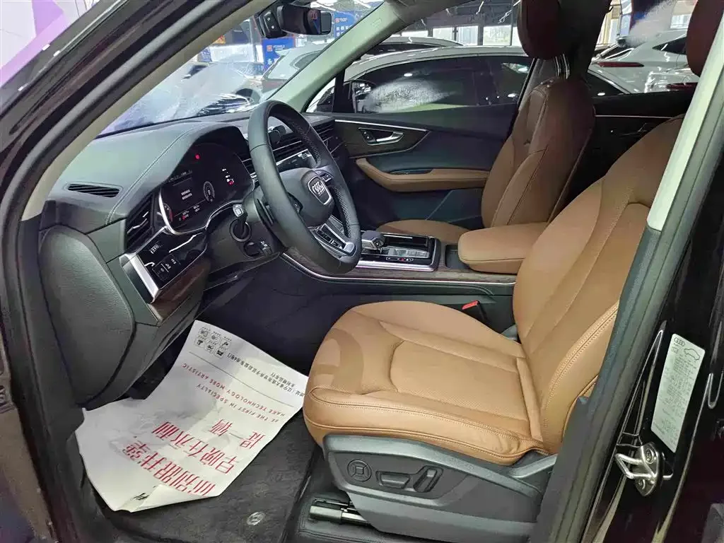 Audi Audi Q7 2025 45 TFSI quattro S line Black Warrior — Фото автомобиля 10