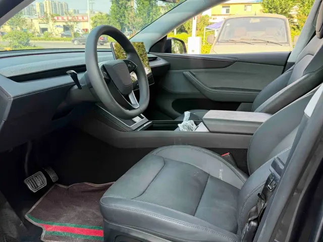 Tesla Model Y — Фото автомобиля 5