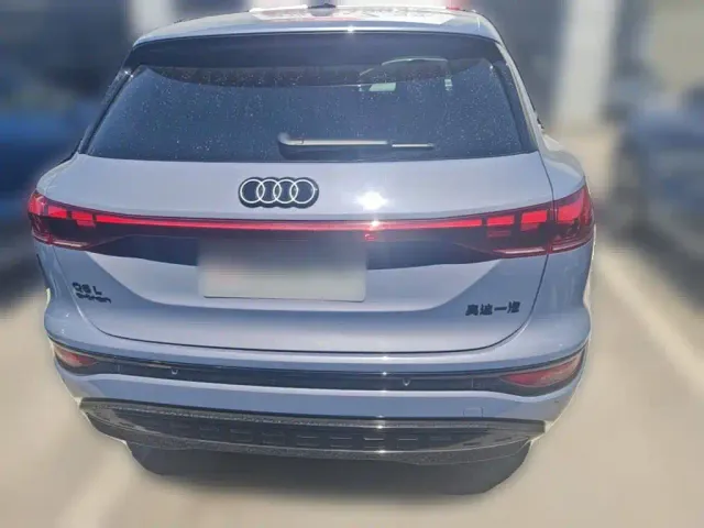 Audi Q6L e-tron — Фото автомобиля 7