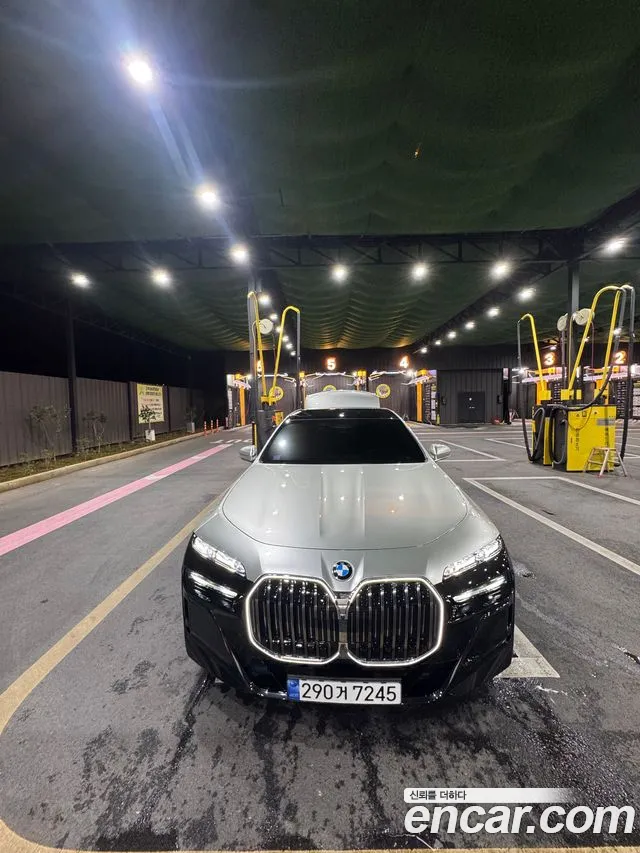 BMW 7 Series G70 — Фото автомобиля 3