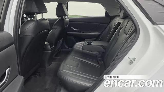 Hyundai AVANTE Avante (CN7) — Фото автомобиля 12