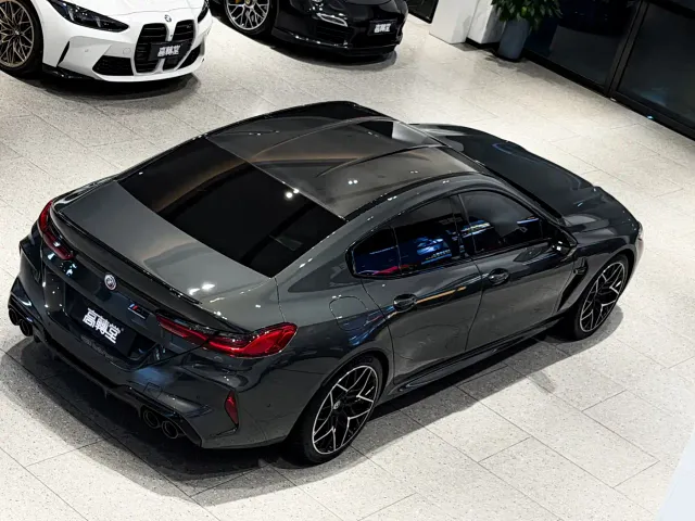 BMW M8 — Фото автомобиля 5