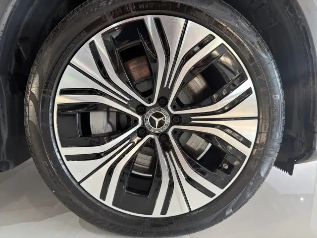 Mercedes-Benz EQE SUV — Фото автомобиля 6