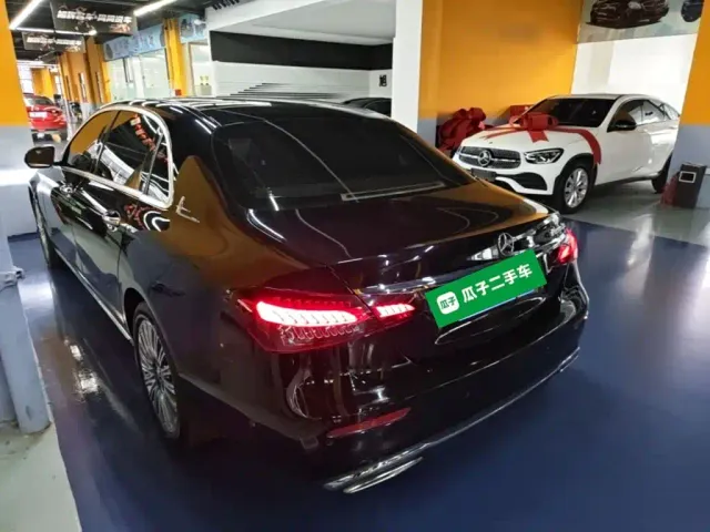 Mercedes-Benz E-Class — Фото автомобиля 4
