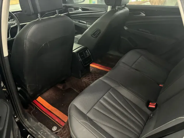 Volkswagen Passat — Фото автомобиля 4