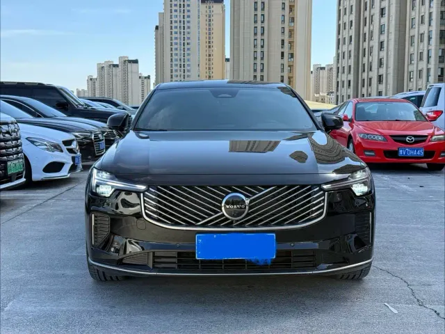 Volvo S90 — Фото автомобиля 2