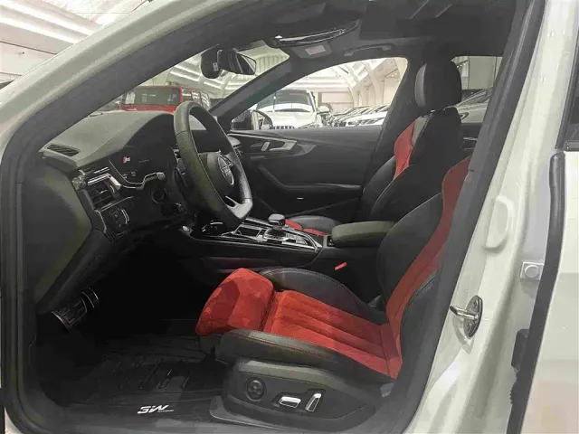 Audi A4L — Фото автомобиля 12