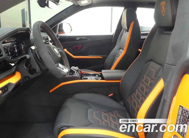 Lamborghini Urus — Фото автомобиля 8